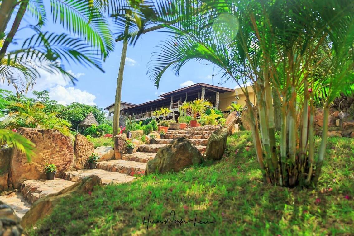 Vila Hillburi Aburi Exteriér fotografie